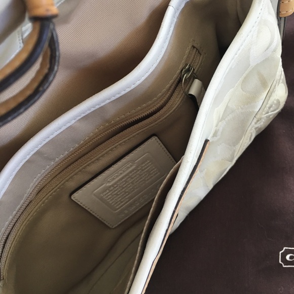 Coach Buzzy Bee Purse in White - Picture 3 of 6